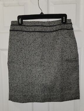White House Black Market Black and White Herringbone Pencil Skirt